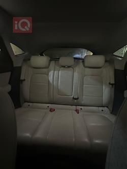 جاكوار إي- بيس